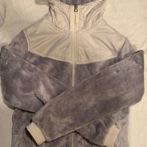 Woman’s Northface jacket